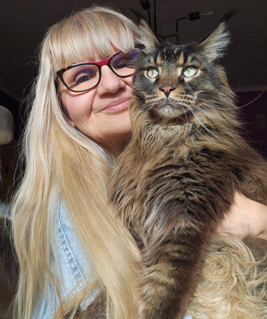 Agnieszka Domosławska i Edi maine coon